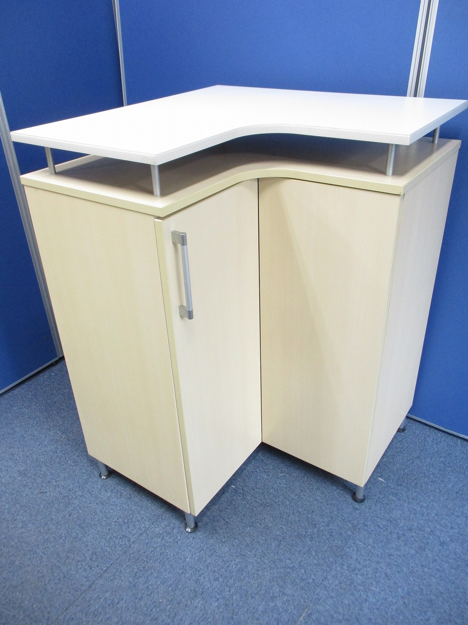 【超希少商品！】Ｌ字カウンター！天板は清潔感のあるホワイトカラー！
                        
                                    中古
            