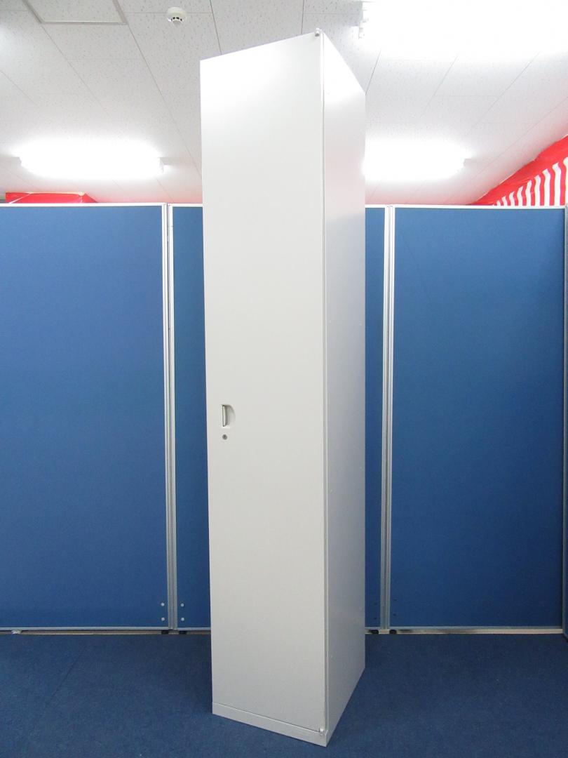 [こんな書庫を探してた!!]岡村製作所製 片開き書庫 SAシリーズ■省スペースの設置におすすめ!!A4ファイル6段収納です!! 
                        SA
                                    中古
            