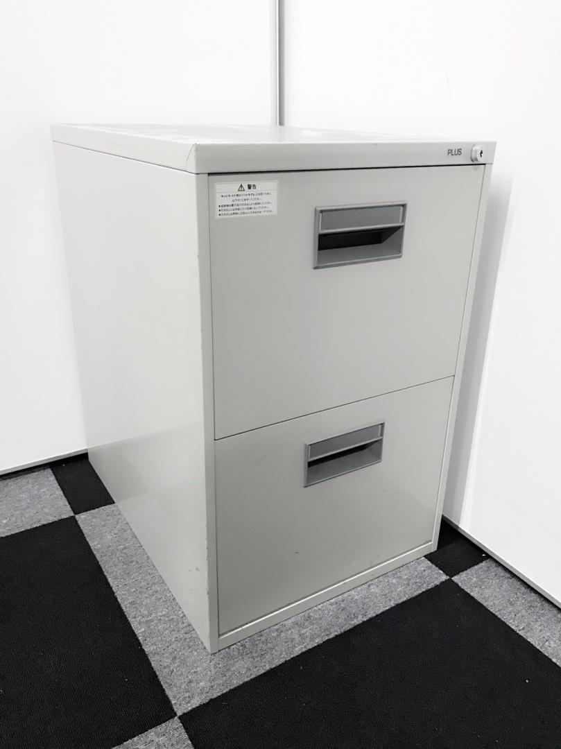 A4ファイルの大量収納にもってこいの逸品！中身は使用感も少なく、綺麗な商品です！
                        
                                    中古
            