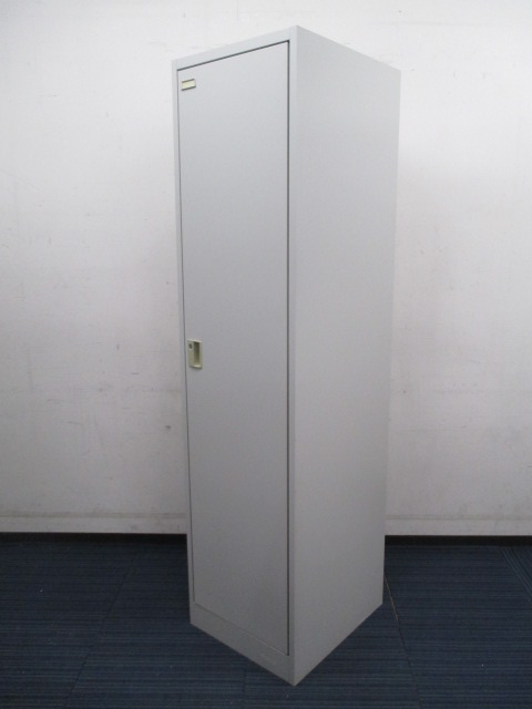 【幅450mmのロッカー】１人用ロッカー３台入荷■横幅450mm掃除用具入れとしてもお使いいただけます！【中央区】【日本橋】【中古オフィス家具】
                        FZ
                                    中古
            