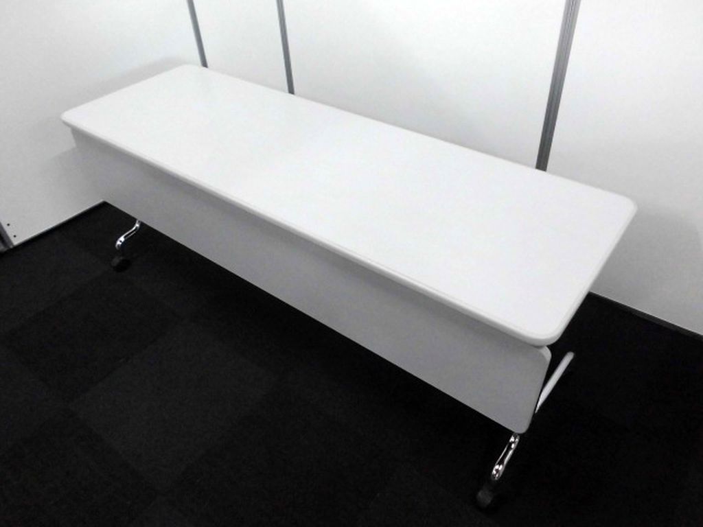 サイドスタックテーブル｜幕板付｜ニューグレー｜オカムラ製【天板に少しだけキズ有のため30％OFF】
                        
                                    中古
            