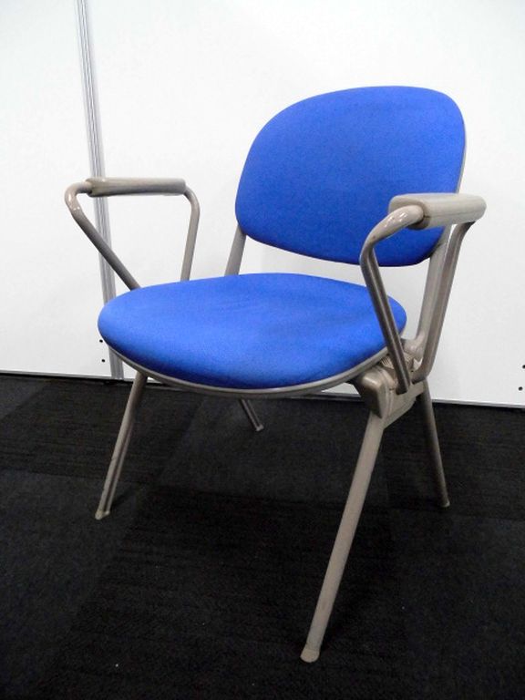 【肘付】スタッキングチェア｜オカムラ製｜トーションライン【クッション性がウリ】
                        トーションライン
                                    中古
            