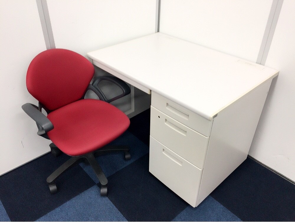 【セット商品】コクヨ定番商品のBSシリーズの片袖机と、イトーキ定番のチェア、プレーゴの組み合わせ!
                        新BS
                                    中古
            