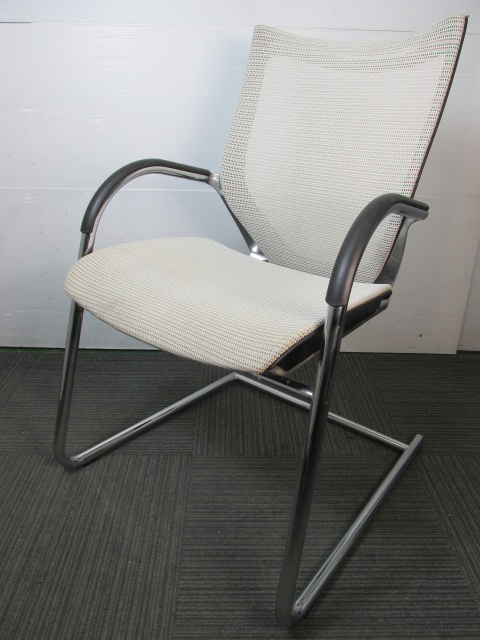 オカムラ｜ミーティングチェア｜バロンシリーズ｜ホワイトカラー
                        バロン
                                    中古
            