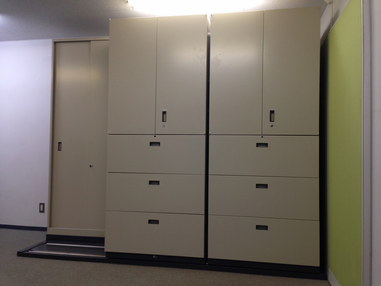 ※【関東倉庫在庫】【レア商品！！】【中古市場でもめずらし平行移動式書庫！！】【クロガネ製】
                        グロウビック
                                    中古
            