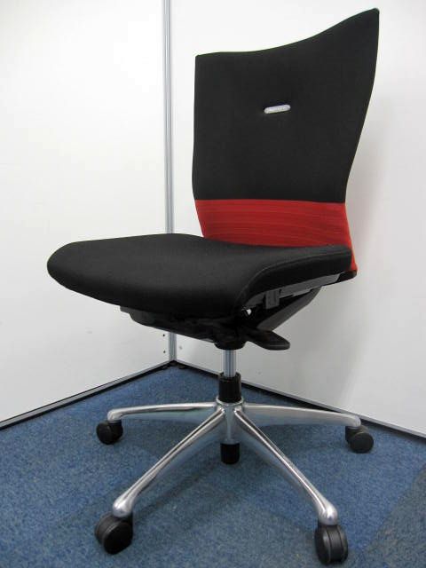 【包み込まれる座り心地】フィーゴシームレスタイプ ミドルバック肘無し　カラー：ブラック（ワンポイント：レッド）【背中のベルトラインがアクセント】
                        フィーゴ
                                    中古
            