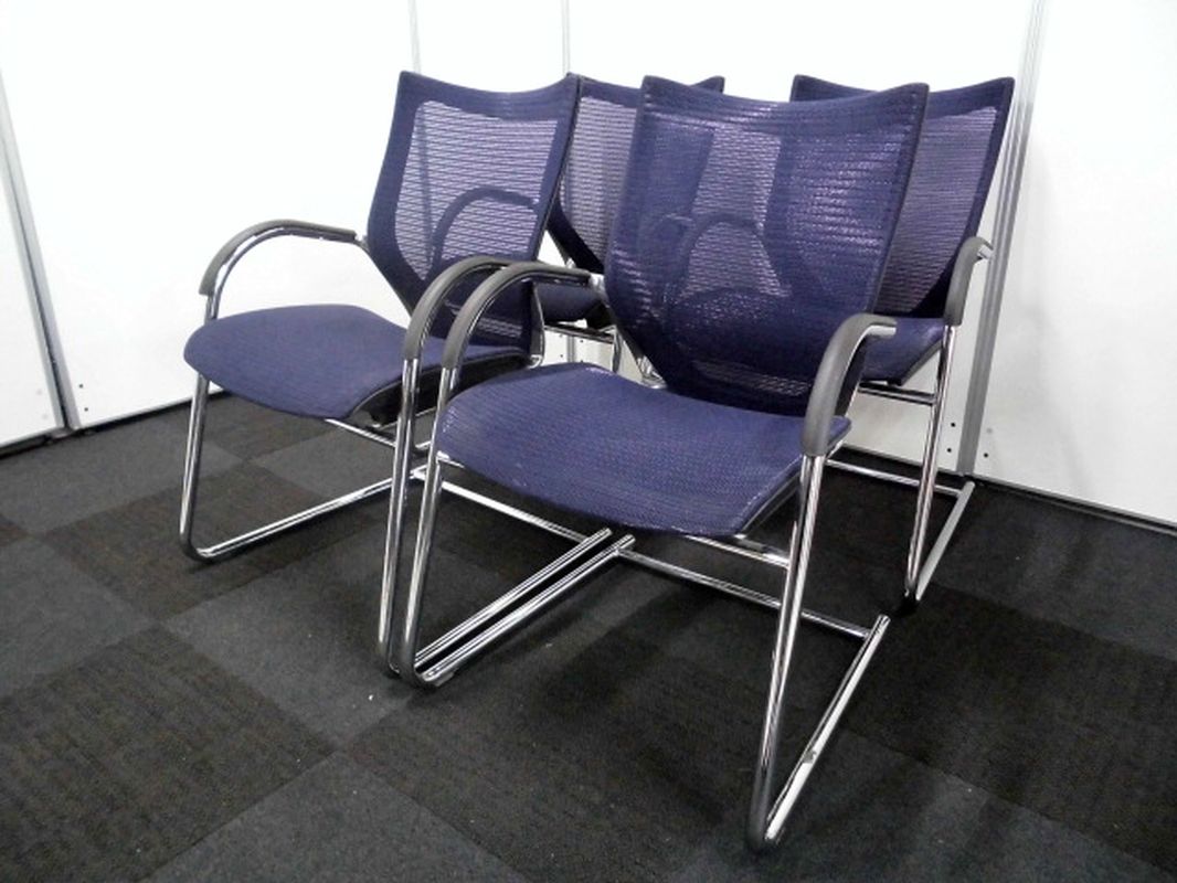 【大人気のバロンシリーズ】ゲストチェア/ミーティングチェア 4脚セット｜ネイビー【メッシュ】
                        バロン
                                    中古
            