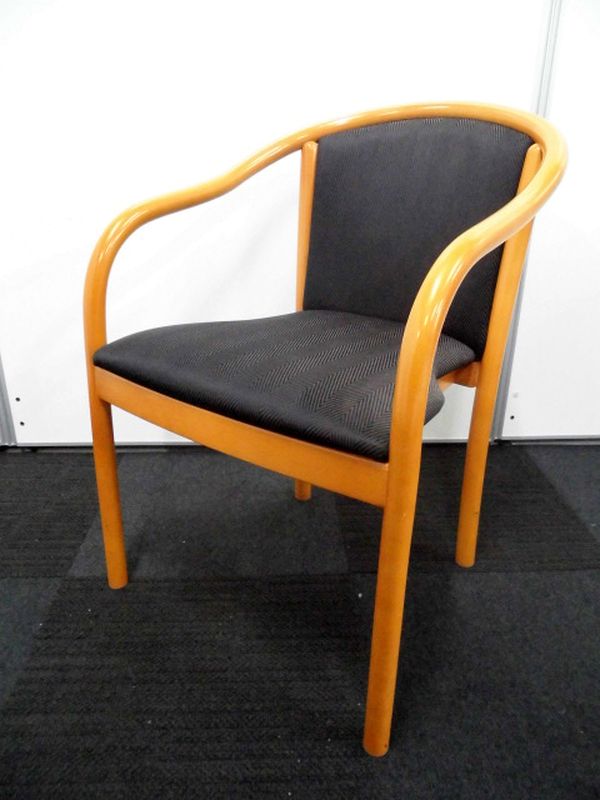 【重ねて収納ができる！】オカムラ製アームチェア｜スタッキング
                        
                                    中古
            