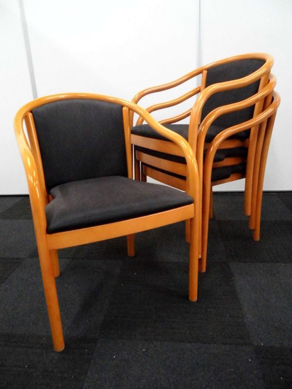 【重ねて収納ができる！】オカムラ製アームチェア｜スタッキング可【4脚セット】
                        
                                    中古
            