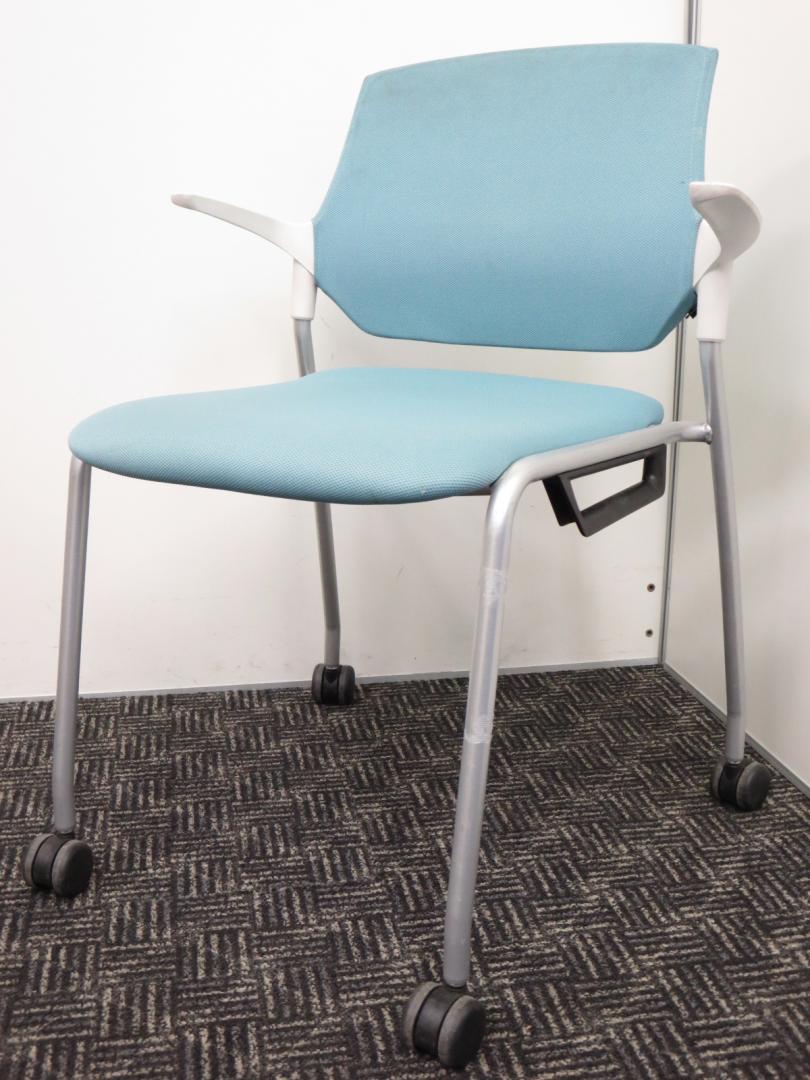 【１脚入荷】イトーキ製ミーティングチェア■軽くて移動もしやすい■高年式商品！
                        ステンザ
                                    中古
            