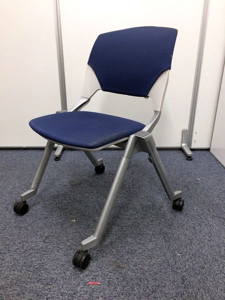色あせ有り。コスト重視のお客様必見！会議用チェアー
                        
                                    中古
            