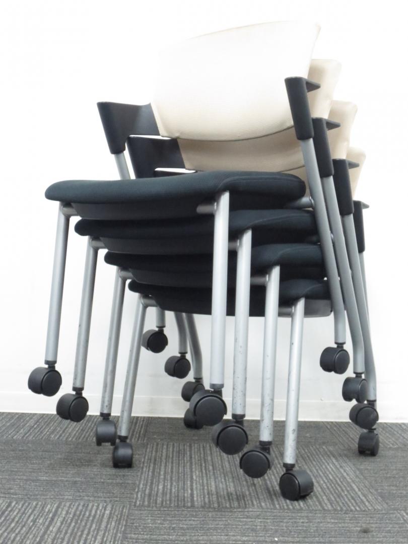 【お得な4脚セット！】キャスター付ミーティングチェア　人気シリーズのプロッティチェアになります！
                        プロッティ
                                    中古
            