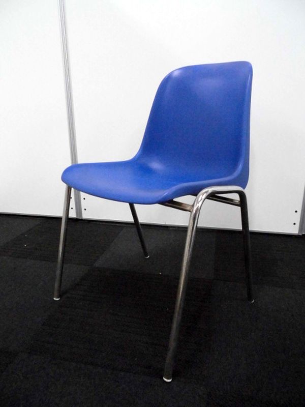 【樹脂素材だから濡れても大丈夫！】スタッキングチェア【店内在庫回転セール品】【70％OFF】
                        
                                    中古
            