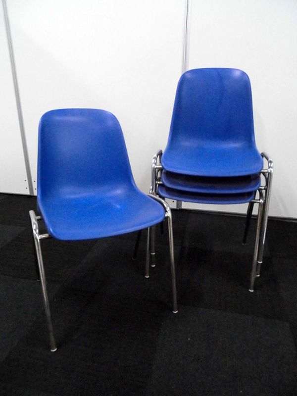 【樹脂素材だから濡れても大丈夫！】スタッキングチェア4脚セット【店内在庫回転セール品】【60％OFF】
                        
                                    中古
            