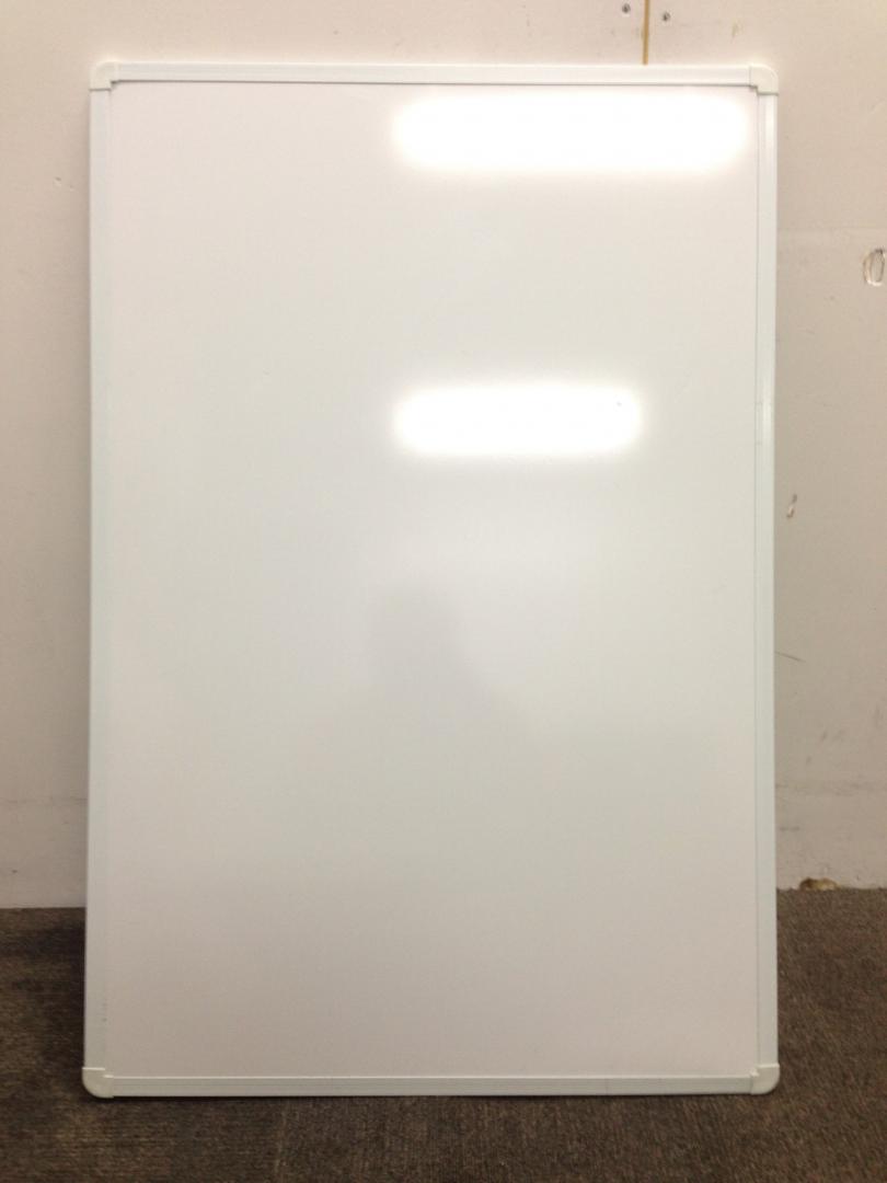 【在庫入替特別価格】プラス製　壁掛けホワイトボード
                        
                                    中古
            