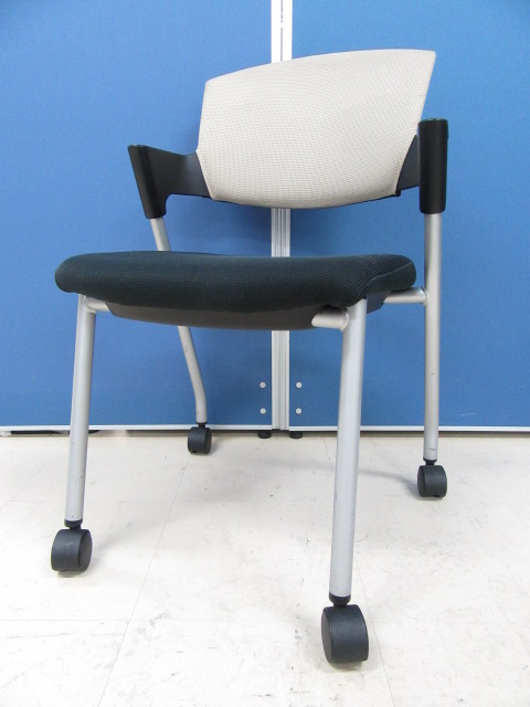 [16脚入荷!!]コクヨ製 プロッティチェア(Protty)■ふかふかの座面と肘掛けが人気です!!導入企業様多数!!長時間でも快適な座り心地を実現したミーティングチェアです!!
                        プロッティ
                                    中古
            