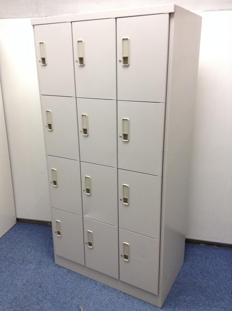 【イトーキ製】お客様の荷物預かり用ロッカーとして最適！！
                        
                                    中古
            