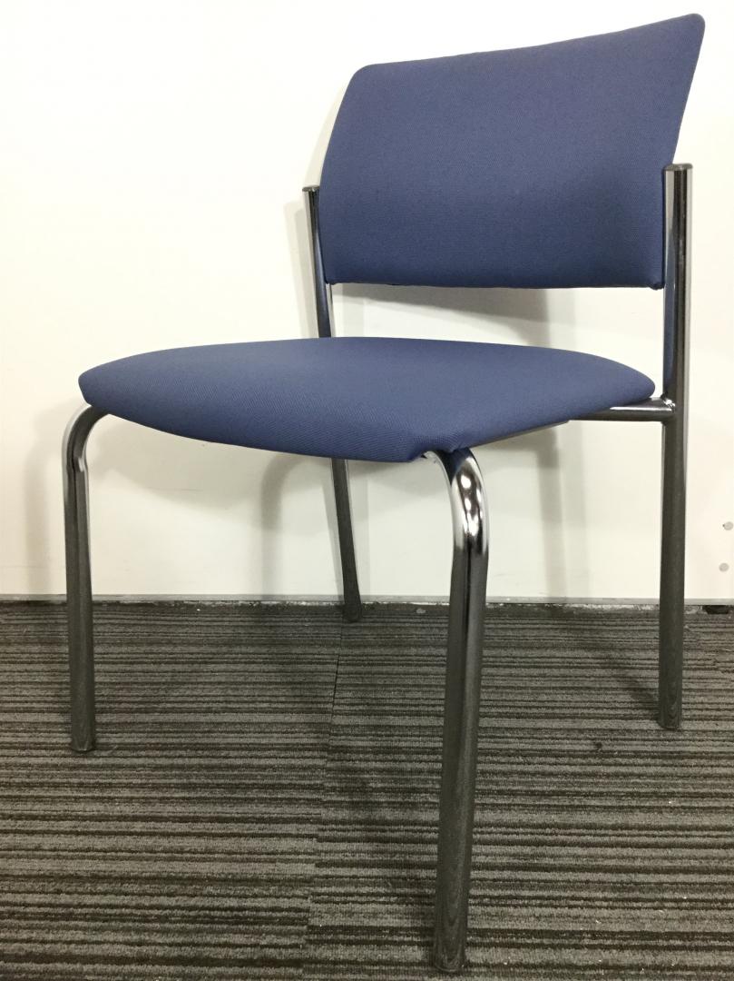 重ねて収納!!国産スタッキングチェアで会議も充実!!
                        
                                    中古
            