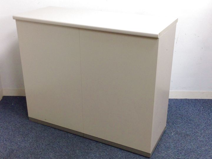 【中古市場人気かつレア商品】カウンター書庫｜受付台と収納またはちょっとした間仕切り替わりにもなる優れもの！
                        
                                    中古
            