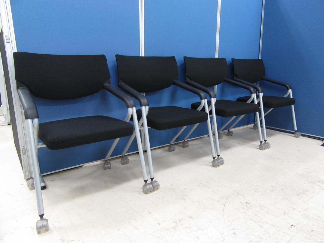 [4脚セット!!]Dauphin(ドーファン) ネスティングチェア■座面が広く、ゆったりとリラックス!!シンプルかつスタイリッシュなミーティングチェアです!! 
                        
                                    中古
            