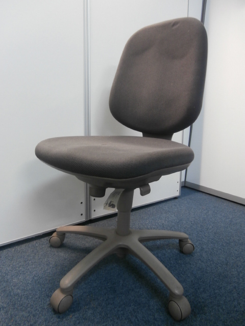 【おつとめ品】最後の一脚だからこの価格、通常はありえない！【F】
                        SX
                                    中古
            