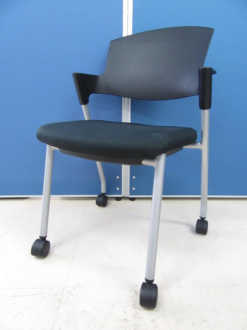 [16脚⇒残り3脚!!]コクヨ製 プロッティチェア(Protty)■ふかふかの座面と肘掛けが人気です!!導入企業様多数!!長時間でも快適な座り心地を実現したミーティングチェアです!!
                        プロッティ
                                    中古
            