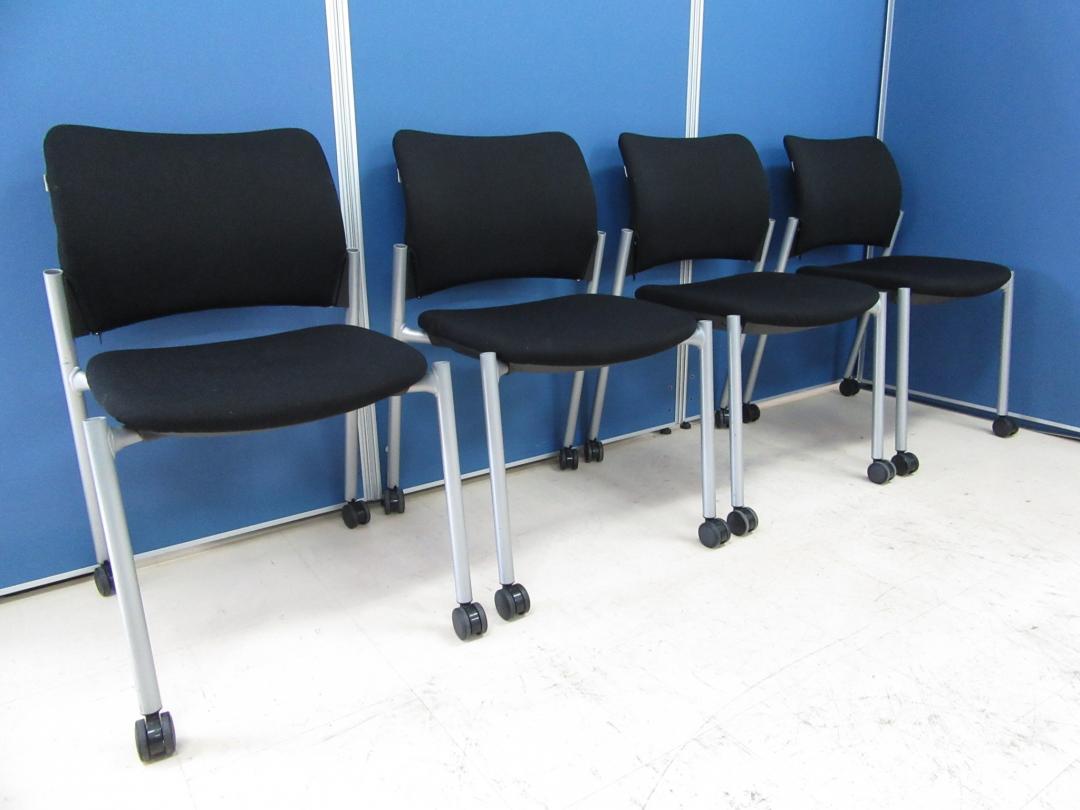 [お得なセット商品!!]岡村製作所製 スタッキングチェア4脚セット 8147シリーズ■使用しない時は、重ねて収納可能です!![おつとめ品]
                        
                                    中古
            