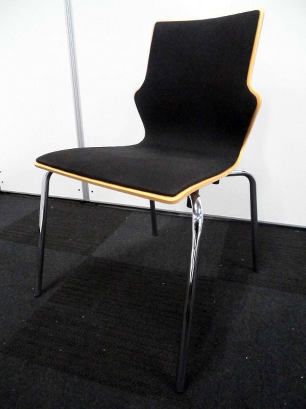 【オシャレなデザインでおすすめ】スタッキングチェア｜ブラック
                        
                                    中古
            