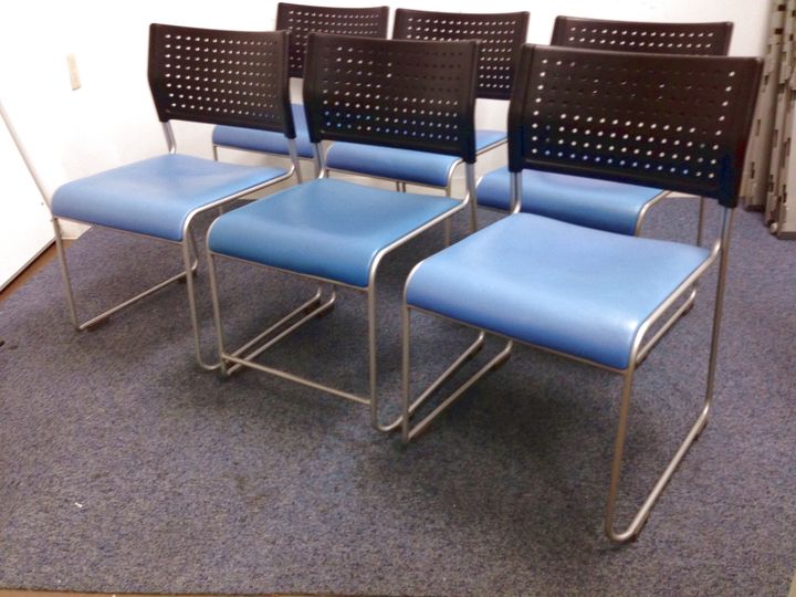 【限定1セット】ビニール素材で汚れも落としやすい！！　お買い得スタッキングチェア6脚セット商品！！
                        
                                    中古
            