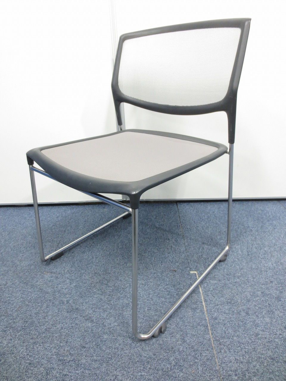 【大量！60脚以上ロット入荷！】イトーキ製のスタッキングチェア！背面メッシュタイプ！【ロット入荷】【会議用】
                        A-1
                                    中古
            