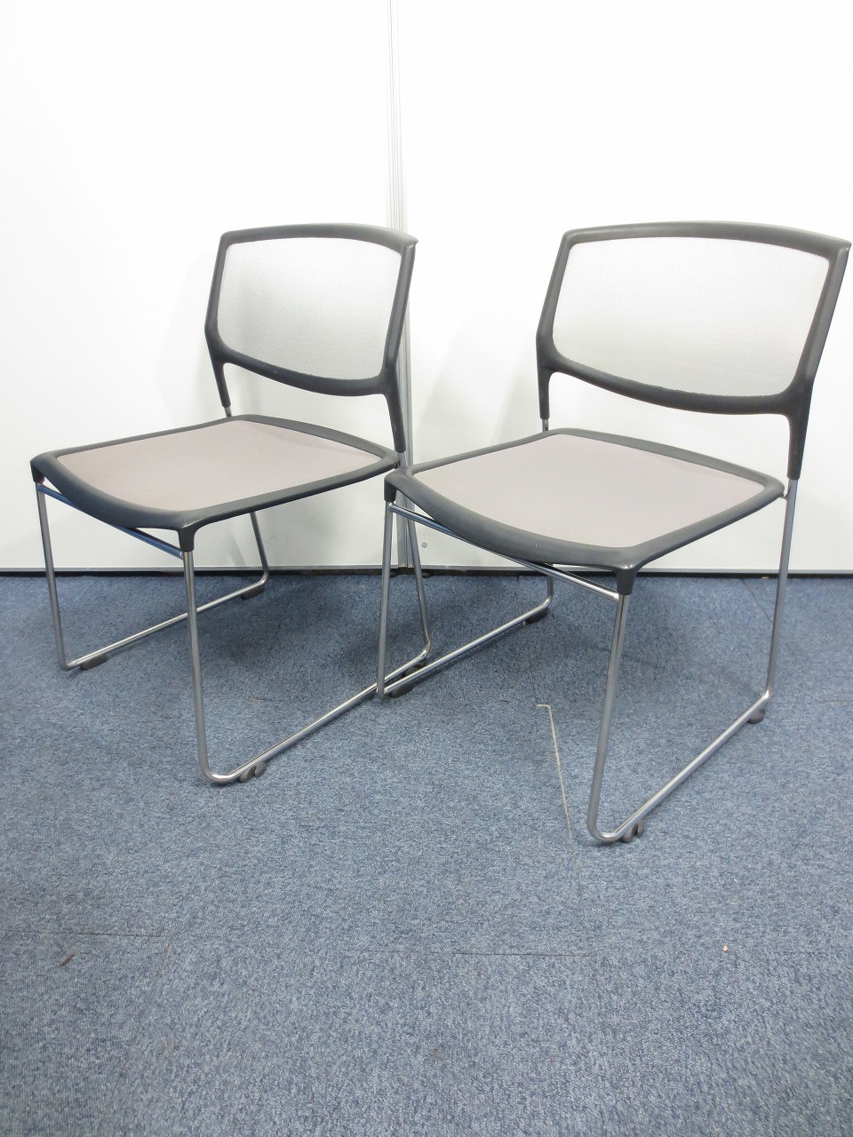 【2脚セット商品！】1脚購入よりお得！メッシュ背面のミーティングチェアが大量入荷！
                        
                                    中古
            