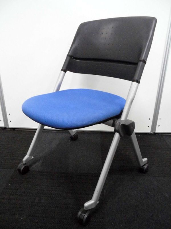 【ラスト2脚特価】オカムラ製｜リータ｜ブルー【ネスティング・スタッキングの２WAY収納】
                        リータ
                                    中古
            