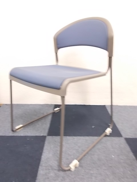 【専門業者によりクリーニング済み】内田洋行製　スタッキングチェア　重ねられる為収納に便利！！
                        
                                    中古
            