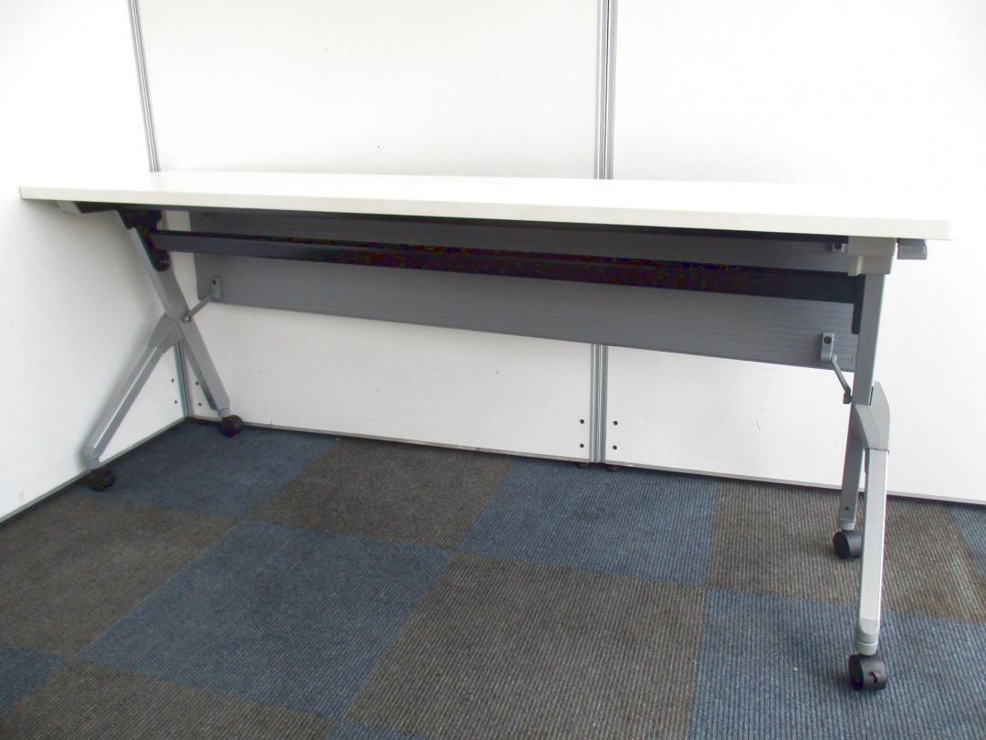 【折り畳めて収納に便利！】女性に優しい幕板付き！【幅1800mmの為広々ご利用頂けます！】
                        フラプター
                                    中古
            