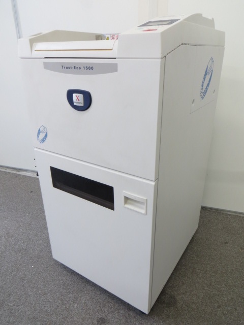【新入荷！】重厚感あるシュレッダー！
                        Trust-Eco 1500
                                    中古
            