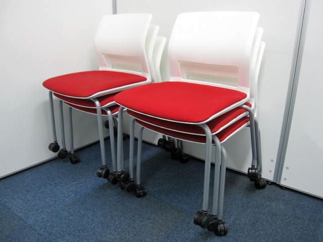 【6脚セット！】コクヨ製｜情熱のレッド！｜スタッキングチェア【キャスター良好品】
                        会議用椅子160シリーズ
                                    中古
            