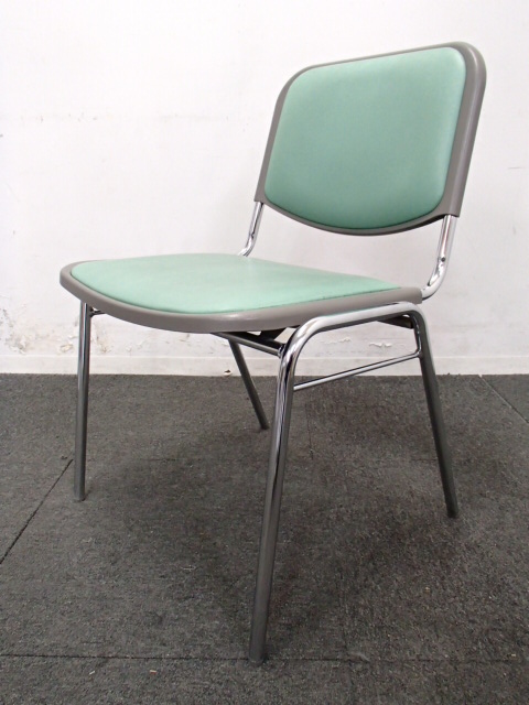 【7脚入荷】スタッキングチェア｜グリーンの優しい色のチェア！
                        
                                    中古
            