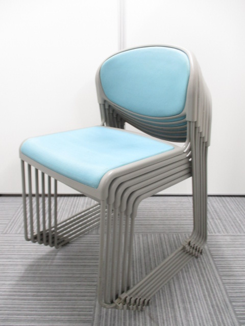 【沢山揃います】スタッキングチェア4脚セット！会議室や休憩室への導入がおすすめです！xxx
                        その他シリーズ
                                    中古
            