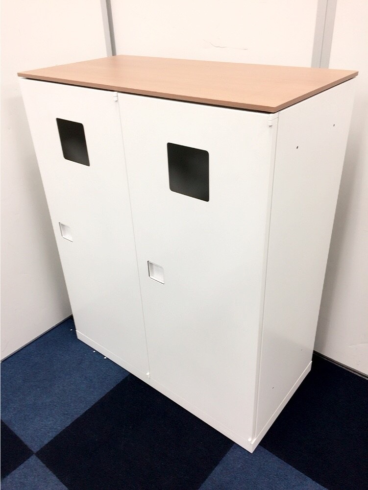 【1台限定】オカムラの商品がお好きな方必見!!中古市場では希少な
レクトラインのゴミ箱が登場!!このゴミ箱ならオフィスに置いてあっても違和感無し!!
                        レクトライン
                                    中古
            