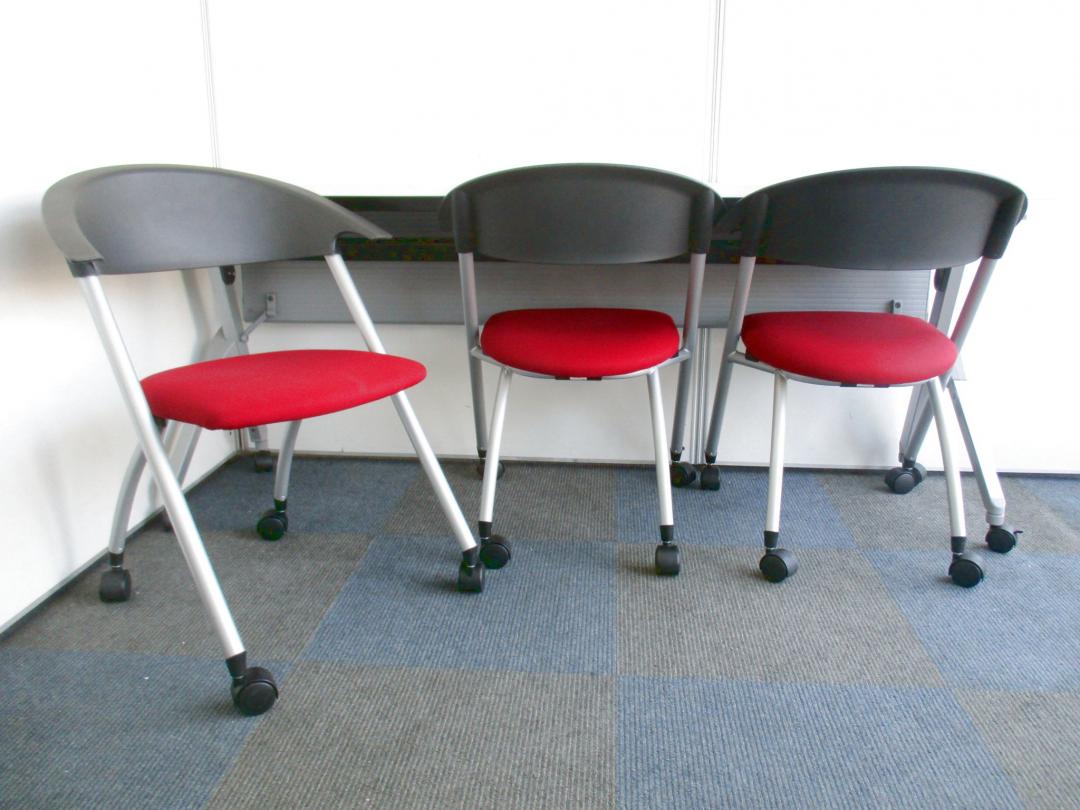 【テーブルとチェア3脚のお得なセットです！】キャスター付きで移動が楽にできます【会議、セミナーに大活躍！】
                        フラプター
                                    中古
            