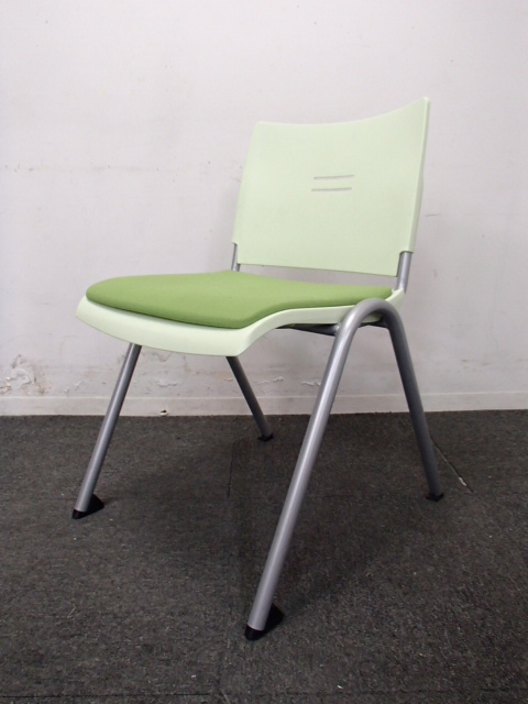 【4脚入荷】スタッキングチェア｜ライトグリーンのオシャレなチェア！
                        
                                    中古
            