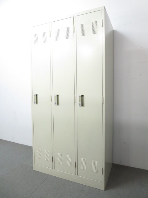 ■ナイキ　3人用ロッカー ■【理由あり特価品！】※付属パーツ不足・キズあり商品【おつとめ品】
                        オフィスロッカー
                                    中古
            