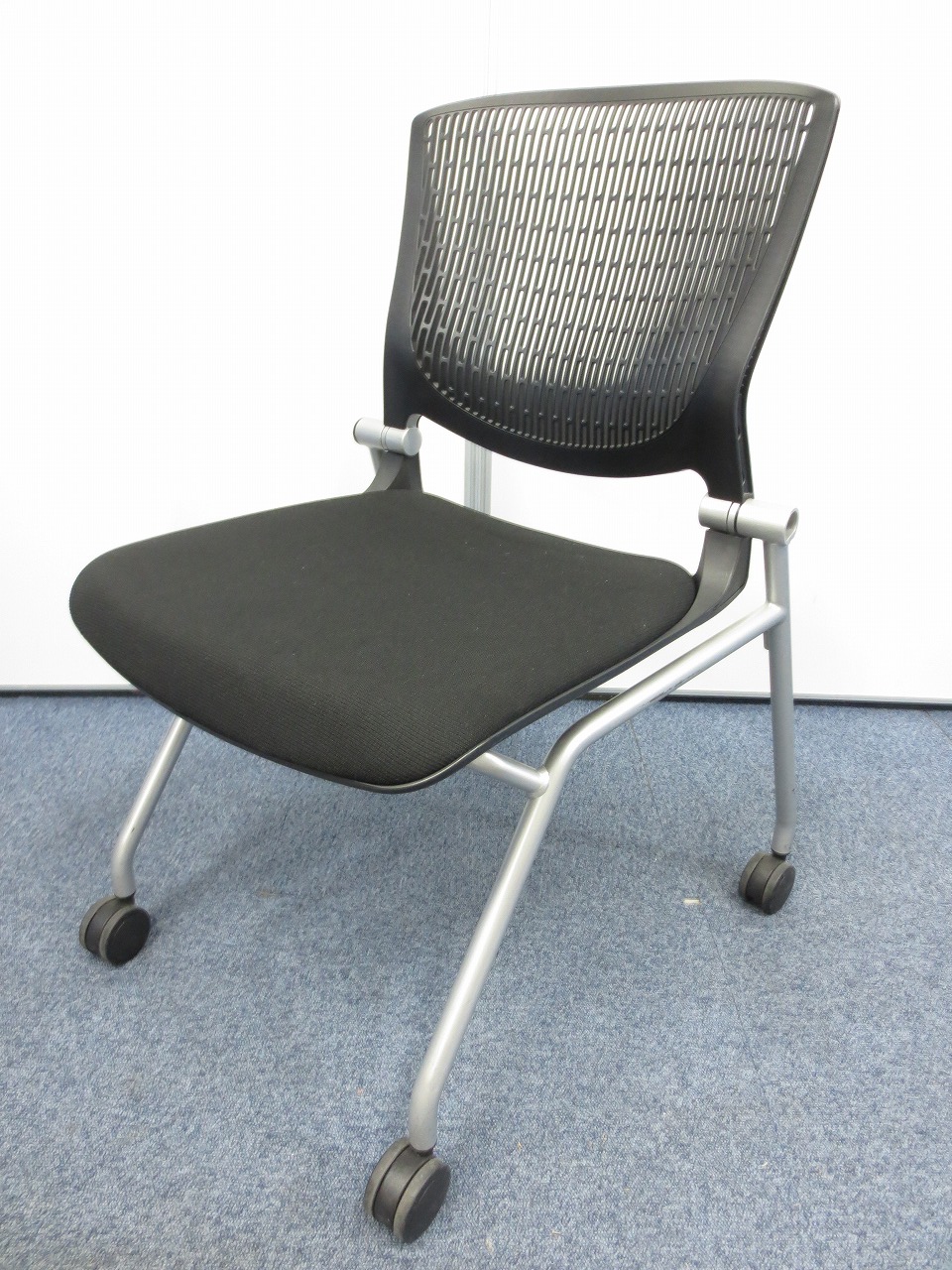 -
                        グラータ
                                    中古
            