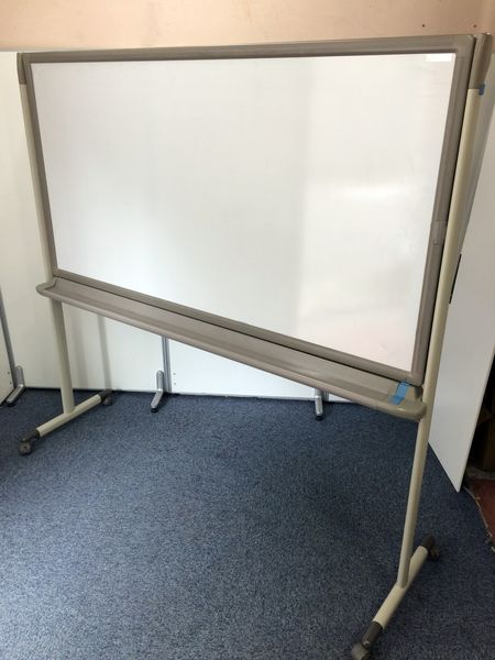 【サイズ大きめ！】W1800、H1800のホワイトボード入荷しました！！！
                        
                                    中古
            