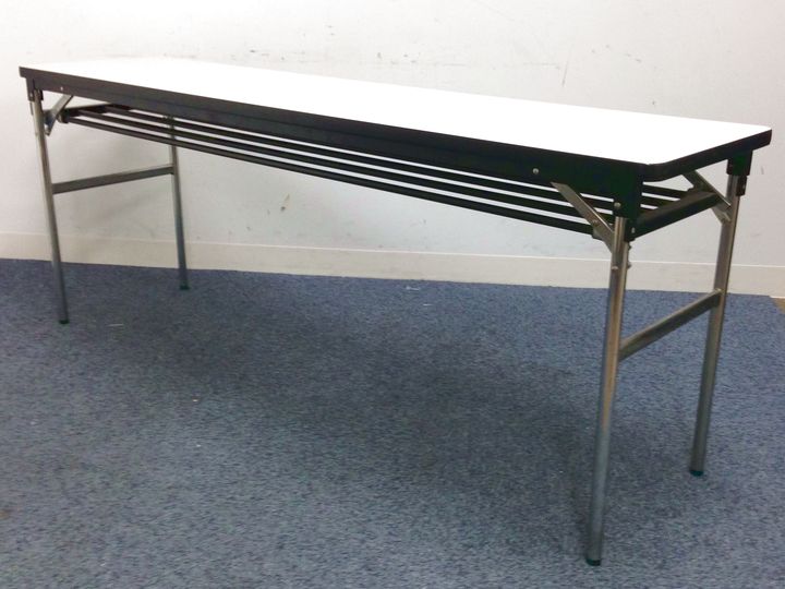 【待望の入荷｜折りたたみ会議テーブル】幅1800の3名様までＯＫ！
                        
                                    中古
            