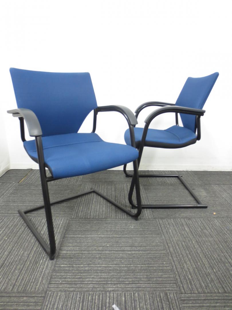 【セットでお買い得！】【新規導入におすすめ】海外メーカーWilkhann製のモダスチェアが入荷！ミーティングチェアですが長時間座っても疲労が蓄積し難いです！
                        モダスチェア
                                    中古
            