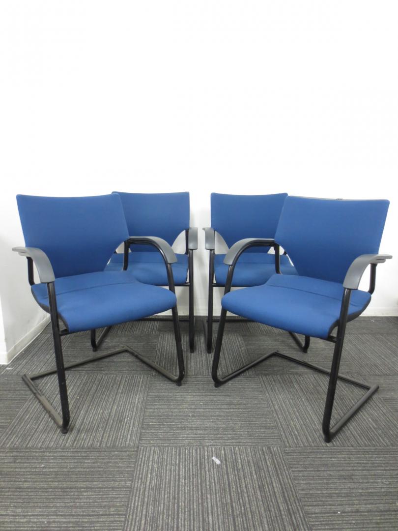 【セットでお買い得！】【テーブルとのご購入がおすすめ！】海外メーカーWilkhann製のモダスチェアが入荷！ミーティングチェアですが長時間座っても疲労が蓄積し難いです！
                        モダスチェア
                                    中古
            