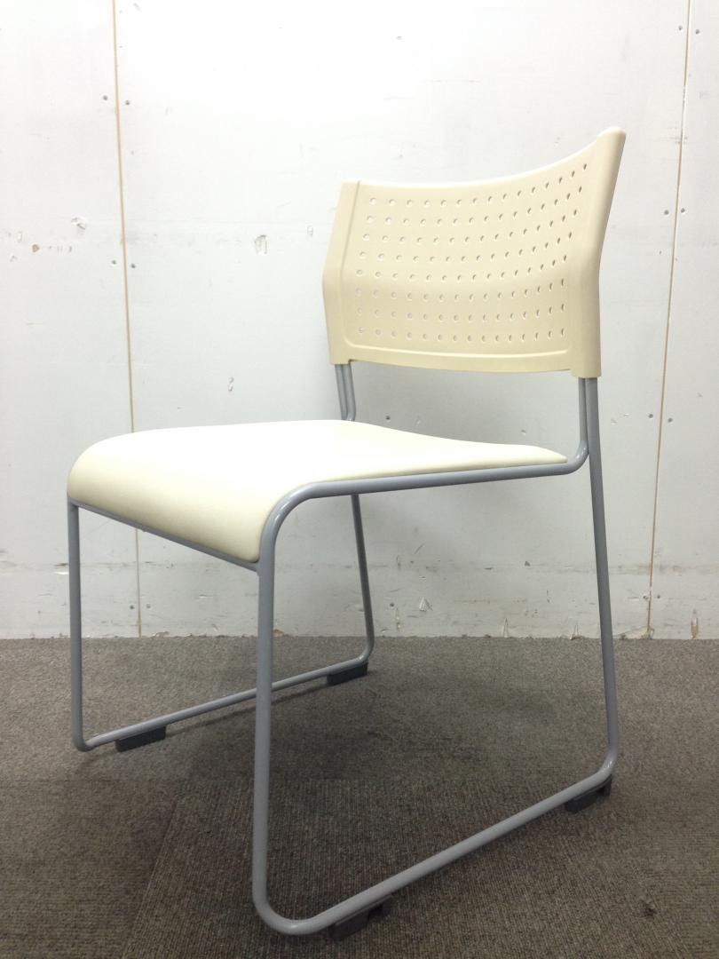 【在庫入れ替え特別価格】ビニールレザーでお手入れ簡単なスタッキングチェア
                        
                                    中古
            