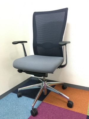 【メッシュチェア】コクヨ製【高級チェア】背もたれにゆとりがあるので、もたれかかって作業をするにはぴったりです。ランバーサポートが心地良いオフィスワークを実現【RP】
                        フォスター
                                    中古
            