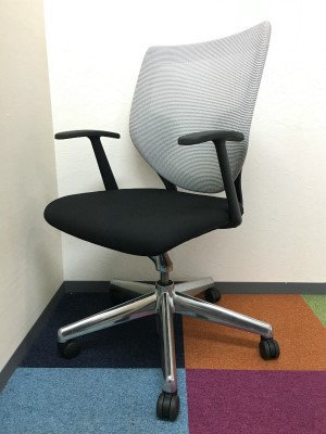 商品入れ替えのためお値下げ！！【専門業者によるクリーニング済み】【メッシュチェア】腰回りのフィット感重視ならこれです！【ミーティング用にいかがでしょうか】【デザインと座り心地重視のミーティングチェア】【ミーティングチェアのため上下昇降無し・背もたれロックなし】カナダからやってきた！キールハワー！シンプルで秋のこない飽きのこないデザインが人気！【おつとめ品】【RP】
                        KEILHAUER
                                    中古
            